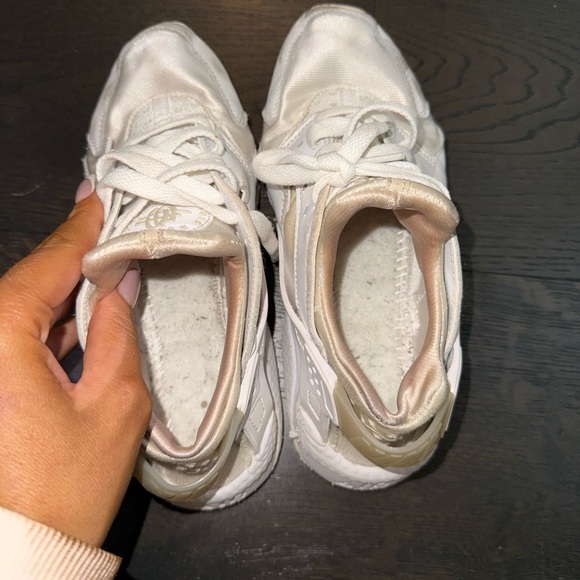 Nike White USED AS SHOWN Nike Air Huarache US 7 USED - Picture 1 of 7